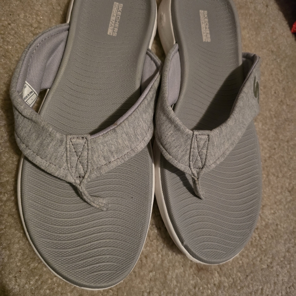 Sketchers Comfy Flip Flops - Picture 4 of 6